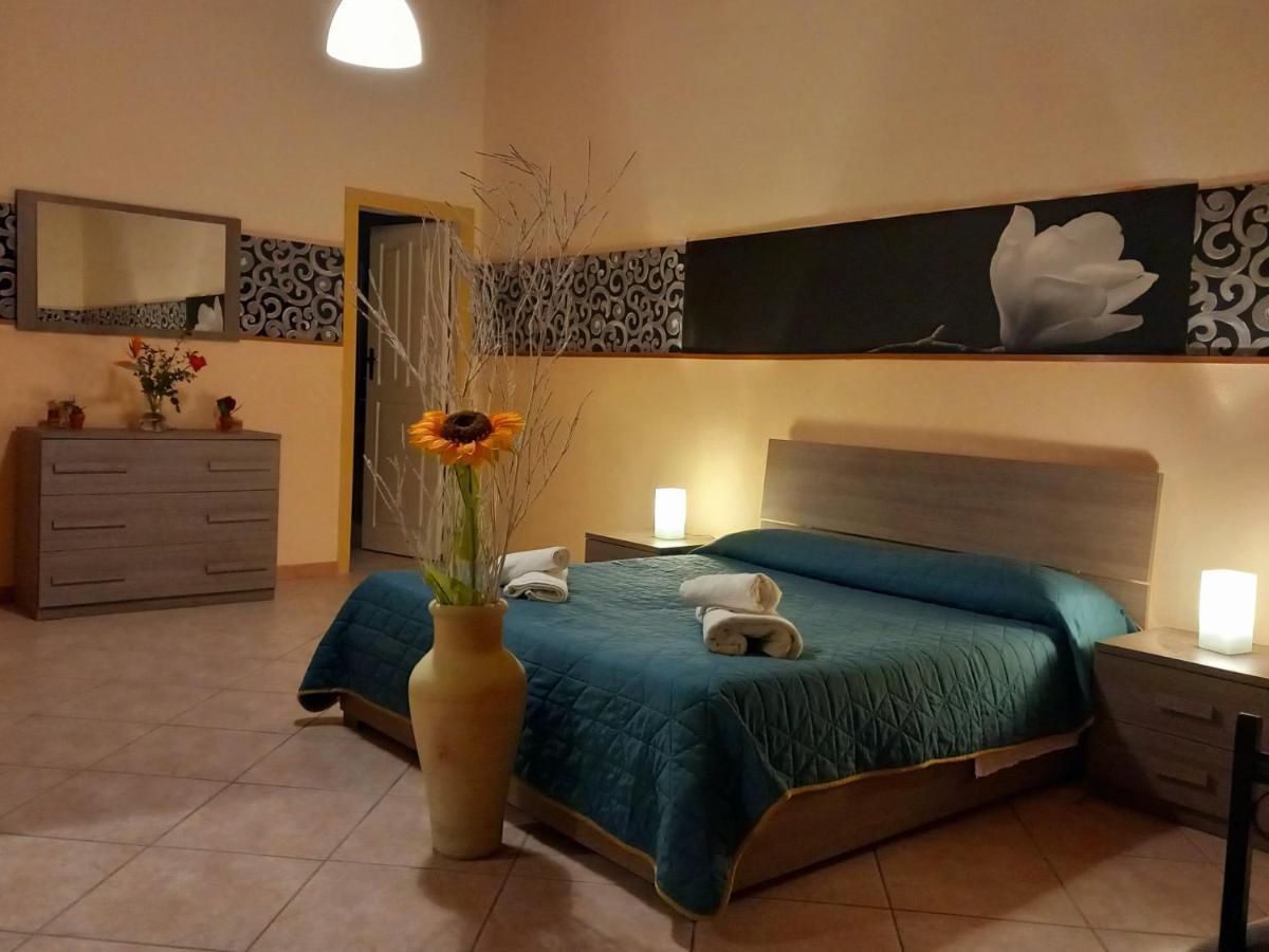 Villa Laura Apartment Giardini Naxos Εξωτερικό φωτογραφία