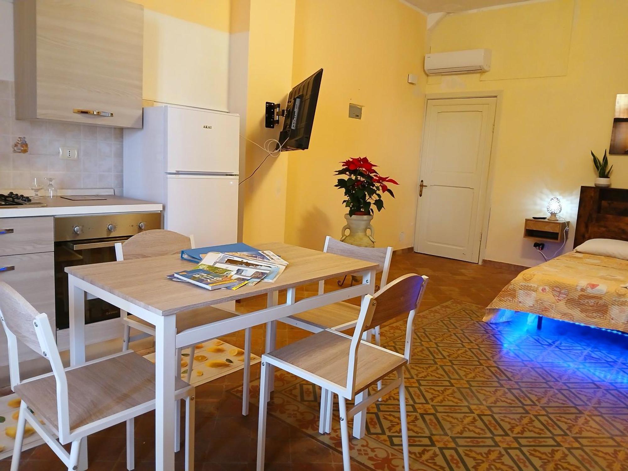 Villa Laura Apartment Giardini Naxos Εξωτερικό φωτογραφία