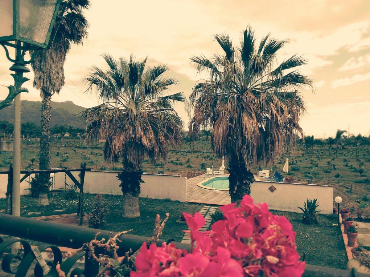 Villa Laura Apartment Giardini Naxos Εξωτερικό φωτογραφία