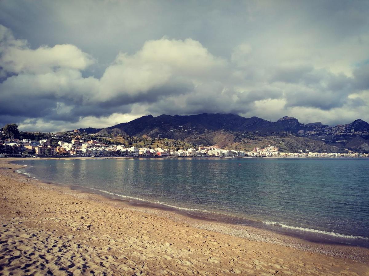 Villa Laura Apartment Giardini Naxos Εξωτερικό φωτογραφία